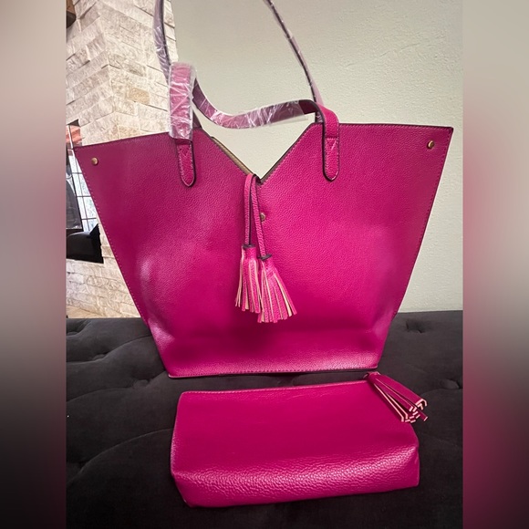 NWOT Neiman Marcus Large Magenta Tote with Matching Pouch - Picture 2 of 9